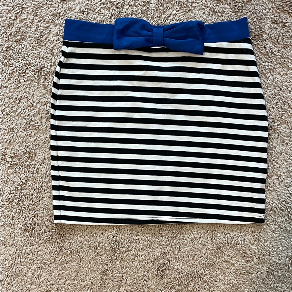 Elegant Black and White Striped Mini Skirt with Blue Accent